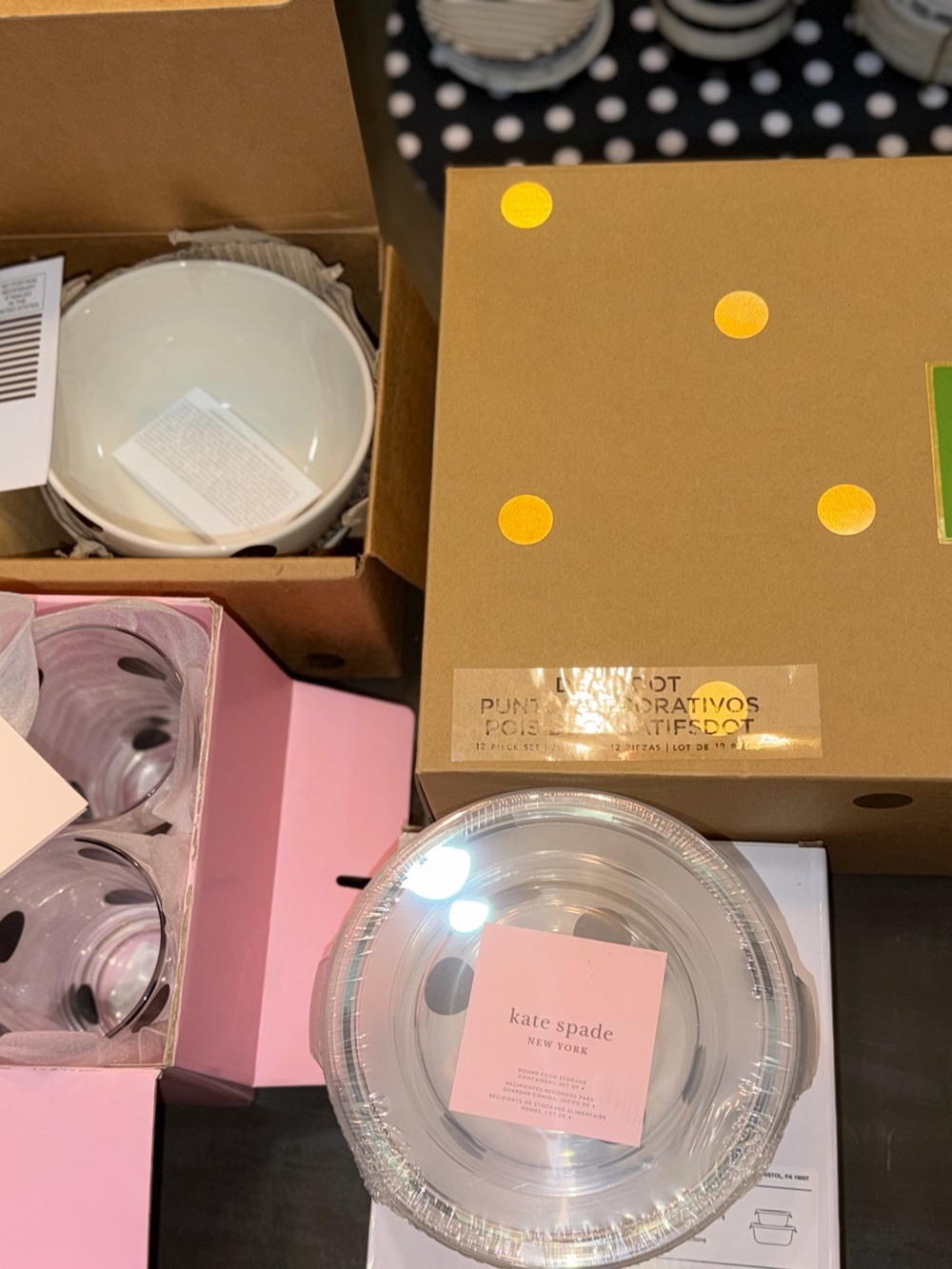 kate spade clear plastic round food storage containers with pink label - Picture 3 of 11